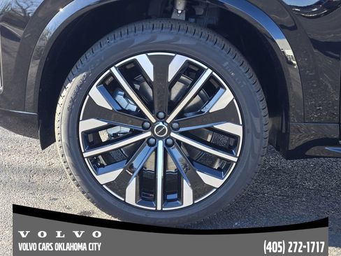 New 2026 Volvo XC90 B5 Core w/ Protection Package Premier image 11