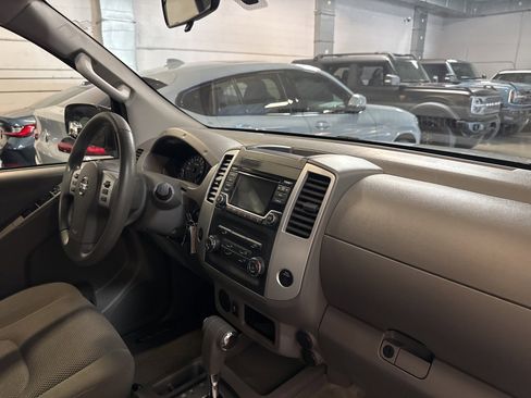 Used 2016 Nissan Frontier SV image 23