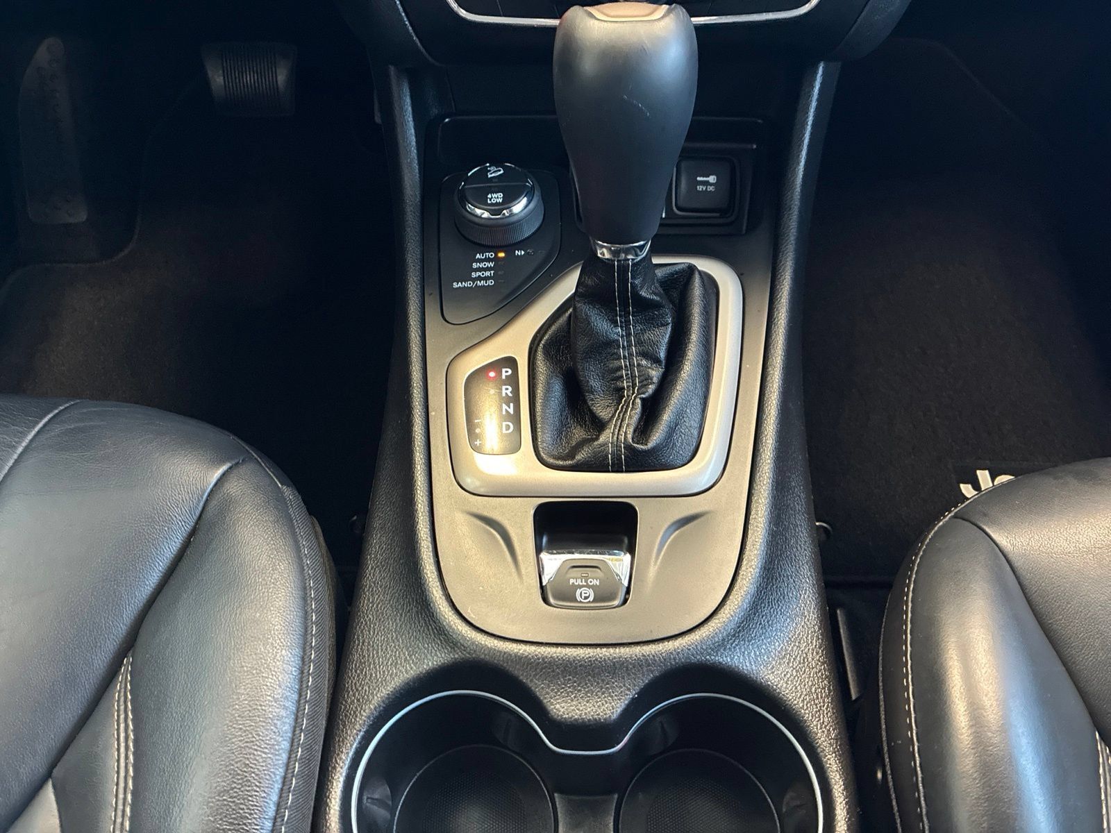 Used 2017 Jeep Cherokee Limited AWD/4WD image 23