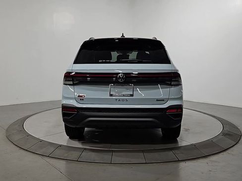 New 2026 Volkswagen Taos SE AWD/4WD image 4