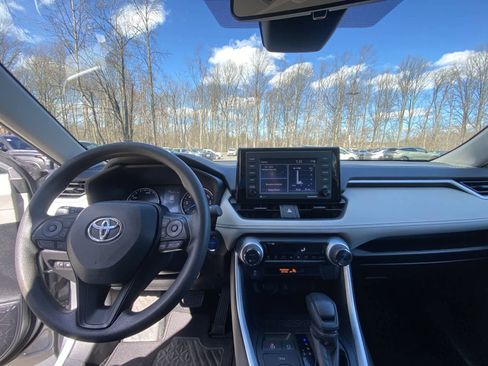 Used 2021 Toyota RAV4 XLE w/ Convenience Package image 22