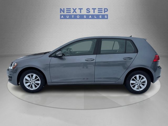 Used 2017 Volkswagen Golf S FWD image 4