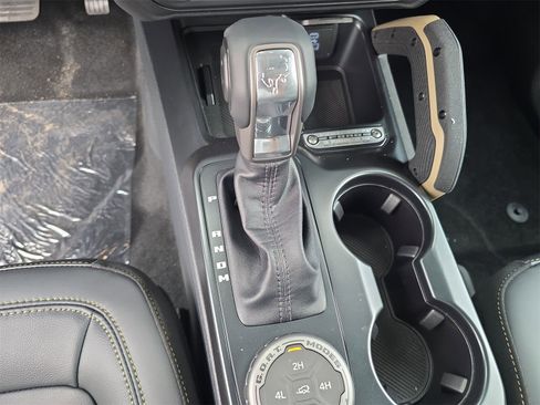 New 2025 Ford Bronco Badlands w/ Sasquatch Package image 16