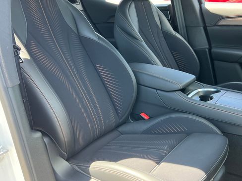 Used 2025 Maserati Grecale Folgore AWD/4WD image 48