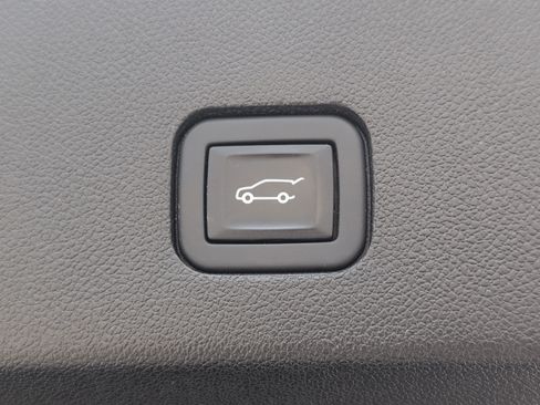 Certified 2023 Cadillac XT6 Premium Luxury w/ Technology Package image 6