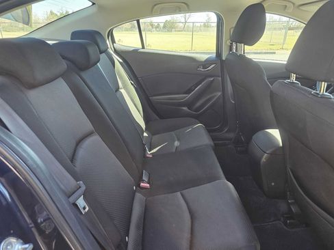 Used 2018 MAZDA MAZDA3 Sport image 27