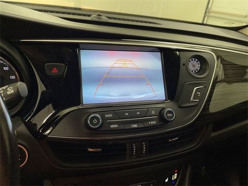 Used 2017 Buick Envision Essence image 27