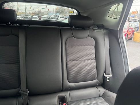 Used 2025 Chevrolet Trax LT image 31