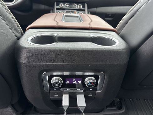 Used 2023 GMC Yukon Denali Ultimate image 13
