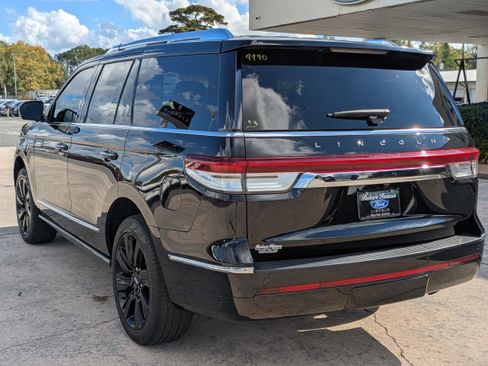 Used 2023 Lincoln Navigator Reserve image 8