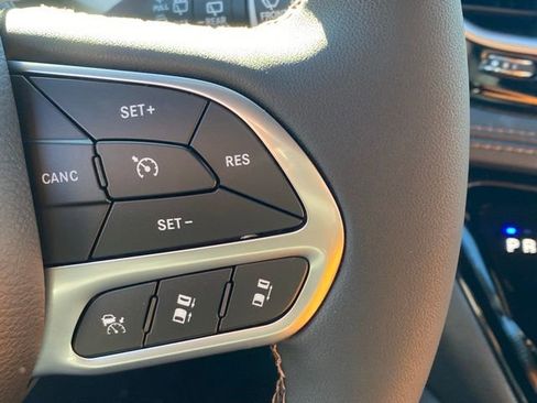 New 2026 Chrysler Pacifica Pinnacle image 19