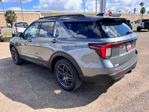 New 2026 Ford Explorer ST-Line w/ ST-Line Street Pack image 5