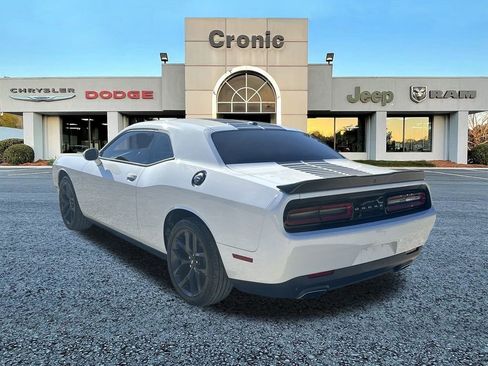 Used 2019 Dodge Challenger SXT w/ Blacktop Package image 5