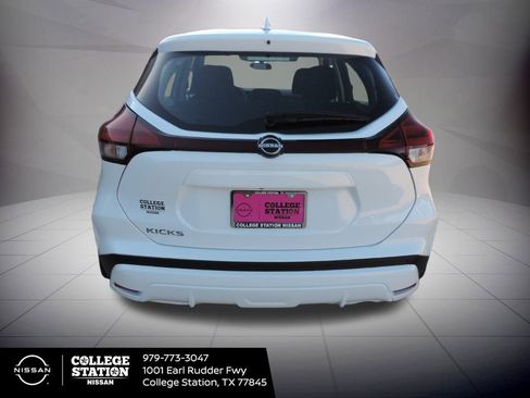 New 2025 Nissan Kicks Play S w/ Interior Electronics Package image 5