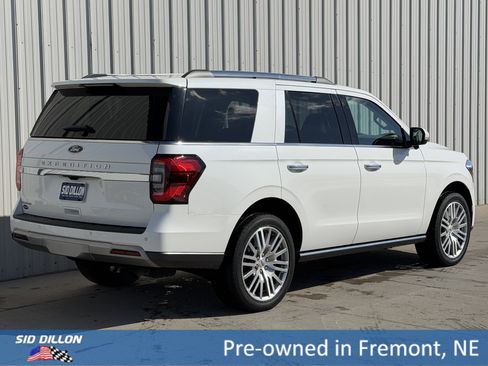 Used 2023 Ford Expedition Limited image 4
