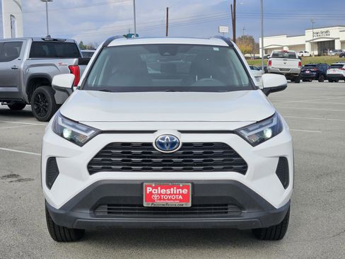 Used 2022 Toyota RAV4 XLE image 2
