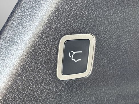 New 2026 Chrysler Pacifica Select image 9