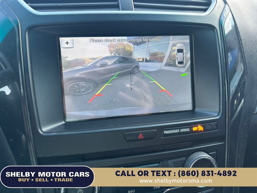 Used 2017 Ford Explorer XLT w/ Equipment Group 201A AWD/4WD image 14