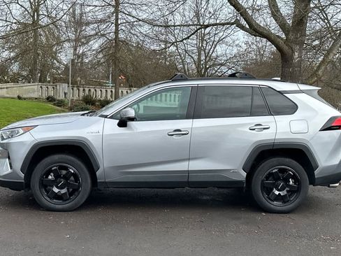 Used 2021 Toyota RAV4 Limited image 5