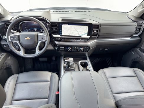 Certified 2025 Chevrolet Silverado 1500 LTZ RWD image 17