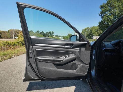 Used 2022 Nissan Altima 2.5 SV image 17