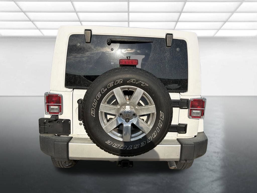 Used 2017 Jeep Wrangler Unlimited Sahara w/ Mopar Chrome Edition Group AWD/4WD image 3
