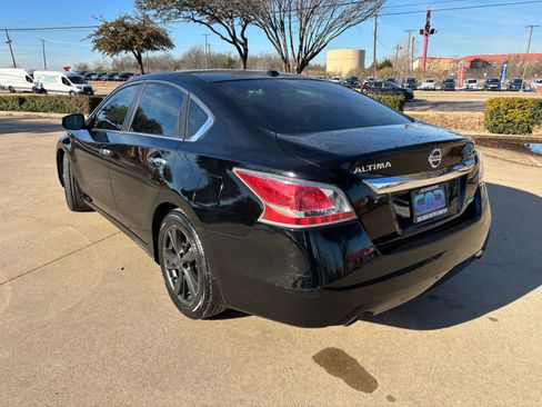 Used 2014 Nissan Altima 2.5 SV w/ Convenience Package image 7