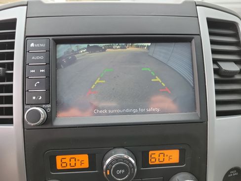 Used 2021 Nissan Frontier SV image 16