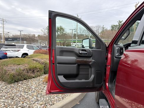 Certified 2022 GMC Sierra 2500 SLT w/ SLT Convenience Package image 11