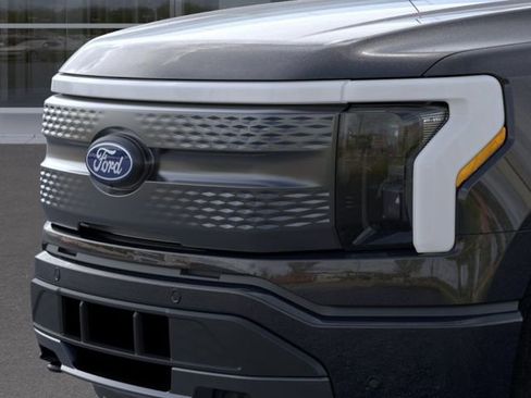 New 2025 Ford F150 Lightning Flash AWD/4WD image 18