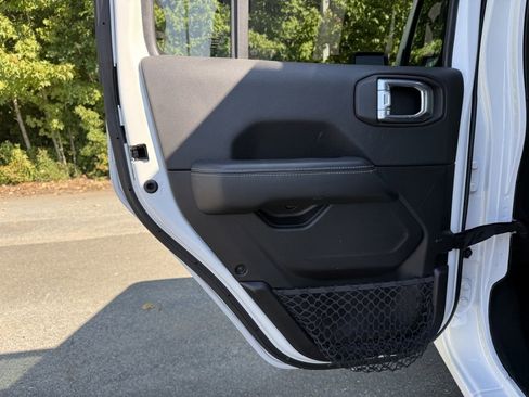 Used 2023 Jeep Wrangler Sahara image 46