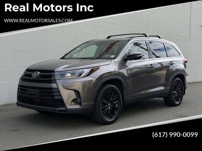 Used 2019 Toyota Highlander SE