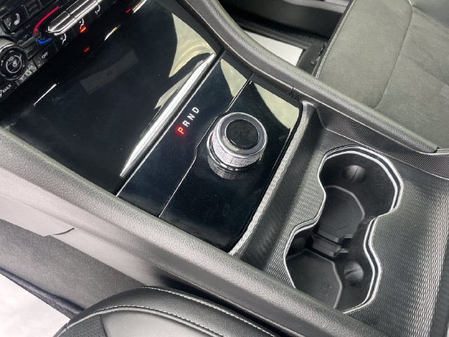Used 2025 Jeep Grand Cherokee Altitude AWD/4WD image 26