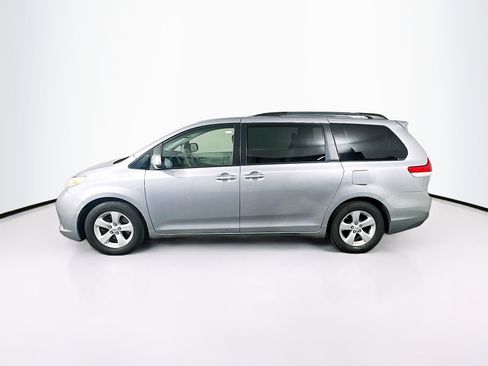 Used 2011 Toyota Sienna LE image 4
