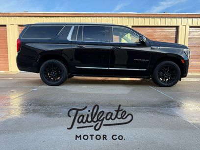 Used 2022 GMC Yukon XL SLT w/ SLT Luxury Package