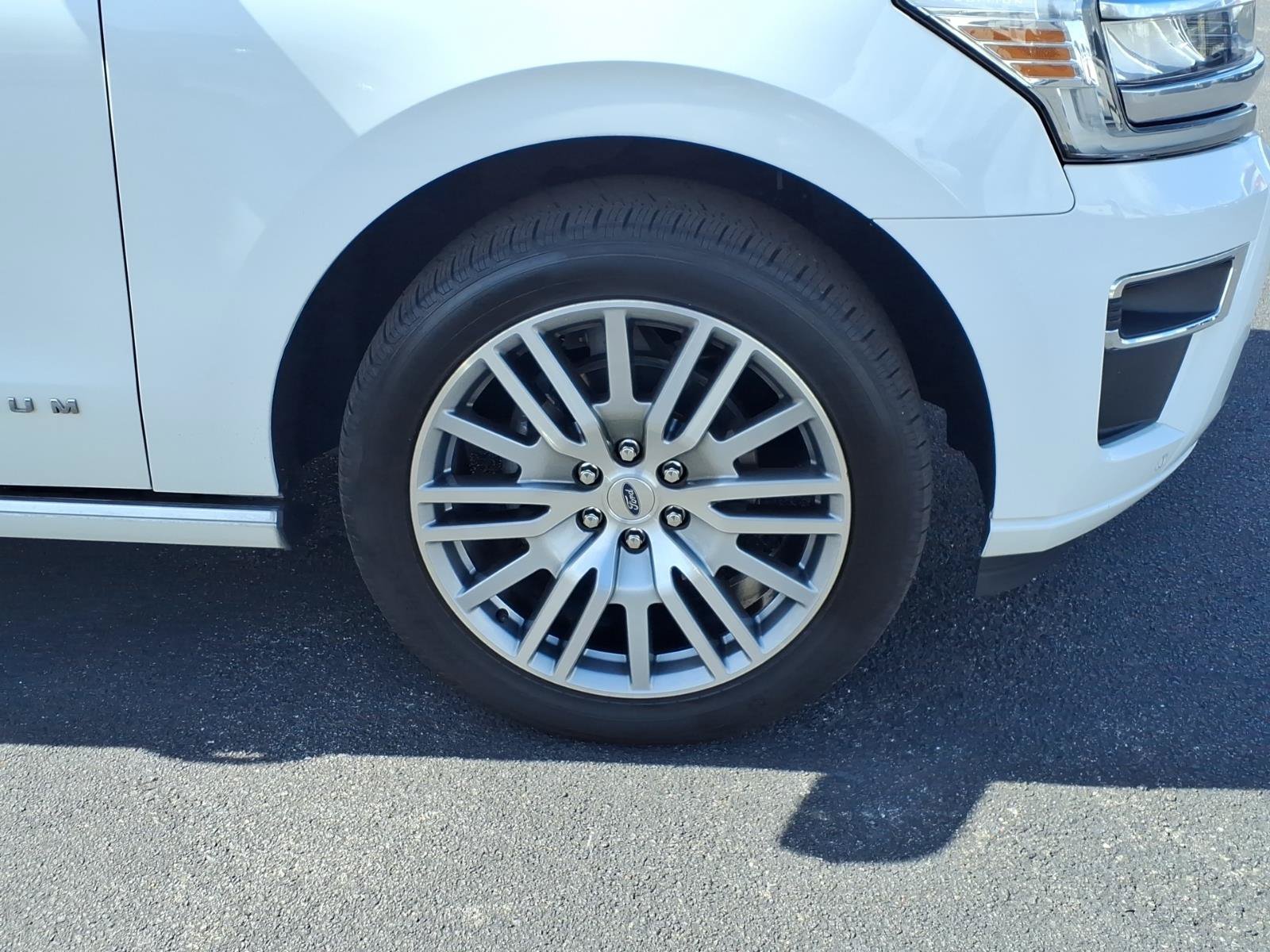 Used 2022 Ford Expedition Max Platinum AWD/4WD image 8