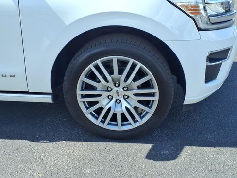 Used 2022 Ford Expedition Max Platinum AWD/4WD image 8