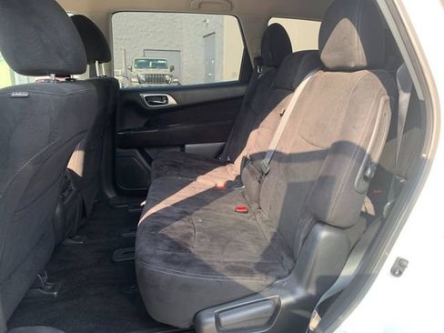 Used 2015 Nissan Pathfinder S AWD/4WD image 13