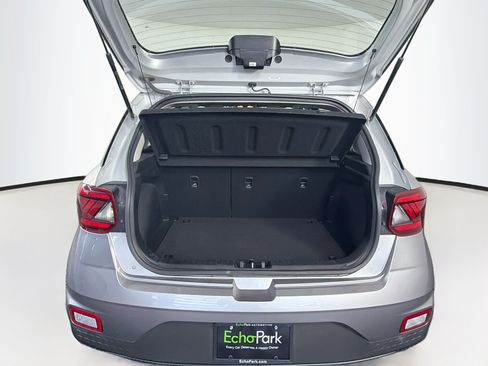 Used 2025 Hyundai Venue SEL FWD image 30