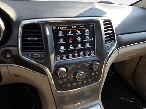 Used 2018 Jeep Grand Cherokee Limited AWD/4WD image 18