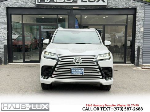 Used 2025 Lexus LX 600 4WD w/ Accessory Package (2T) image 6