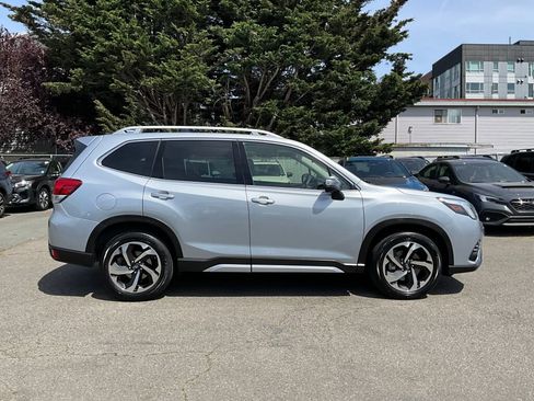 Certified 2022 Subaru Forester Touring AWD/4WD image 10