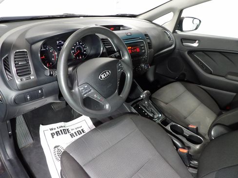 Used 2018 Kia Forte LX FWD image 7
