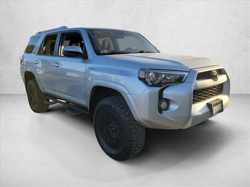 Used 2018 Toyota 4Runner SR5 image 3
