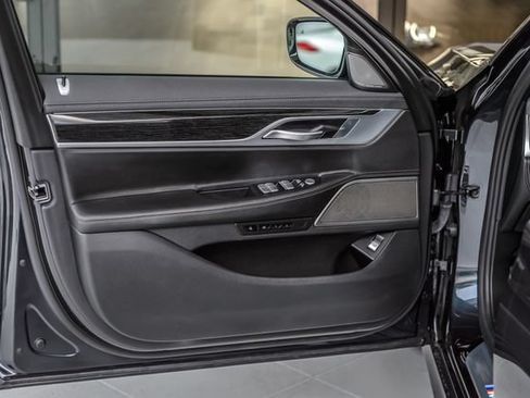 Used 2019 BMW 740i w/ M Sport Package RWD image 50