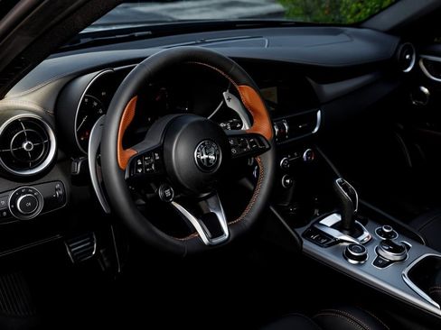 New 2025 Alfa Romeo Giulia AWD w/ Driving Assist Package image 22