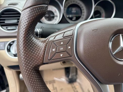 Used 2013 Mercedes-Benz C 250 Sedan image 39