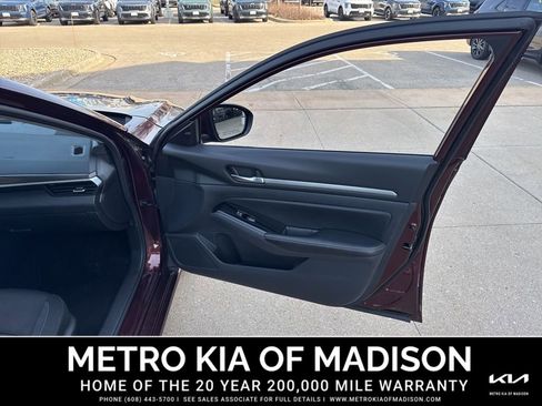 Used 2023 Nissan Altima 2.5 SV FWD image 28