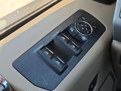 Used 2018 Ford F150 Lariat w/ Equipment Group 502A Luxury image 14