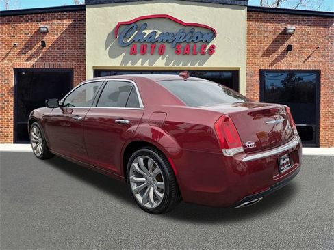 Used 2019 Chrysler 300 Limited image 7